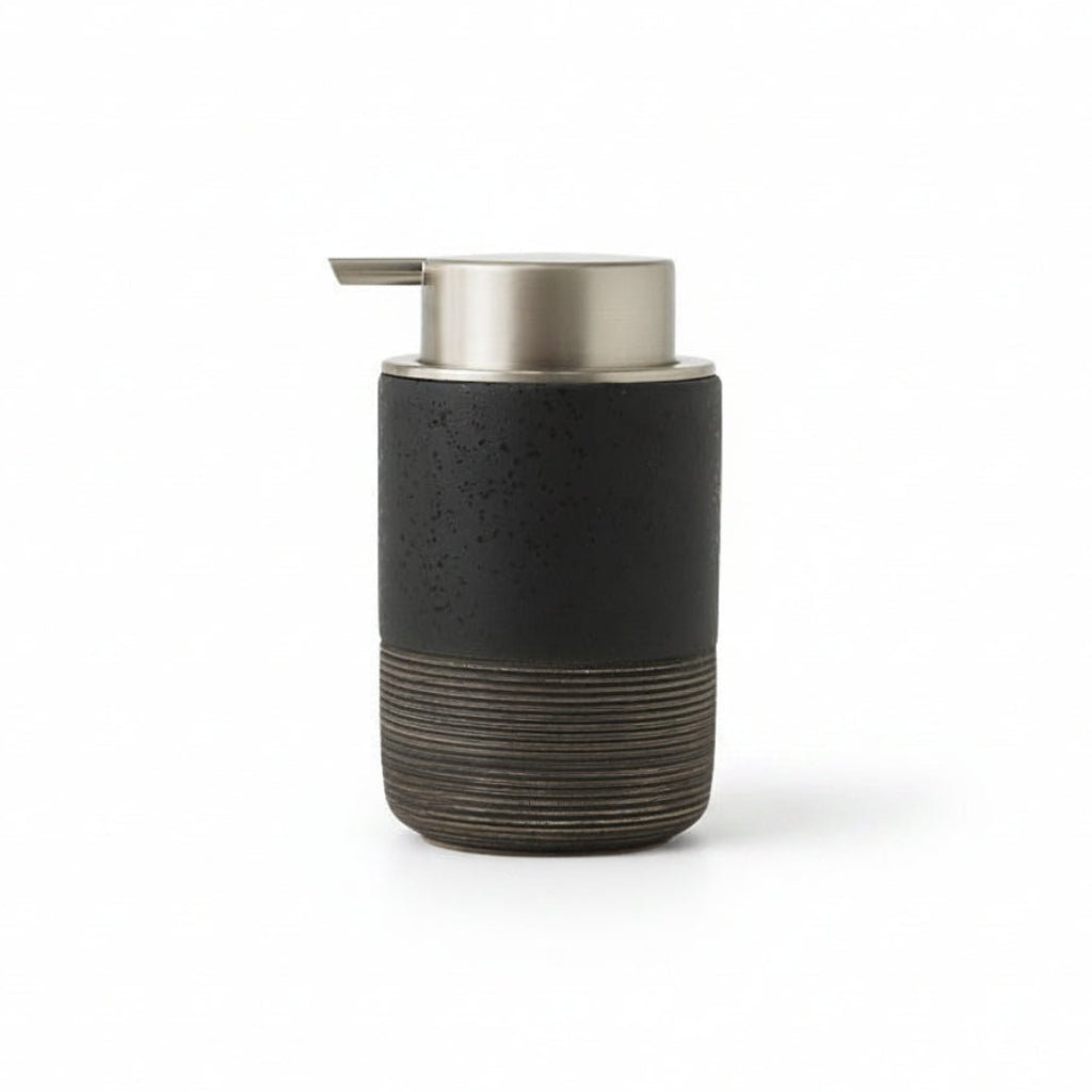 A black brushed mousse pump bottle with dimension markings showing a height of 13.5cm, a body width of 8cm, and a pump head width of 8cm, on a plain white background.