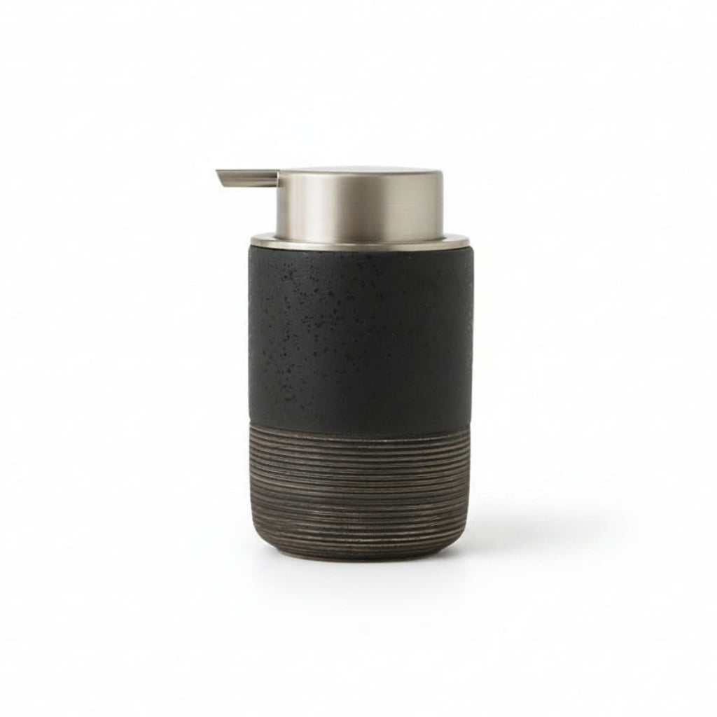 A black brushed mousse pump bottle with dimension markings showing a height of 13.5cm, a body width of 8cm, and a pump head width of 8cm, on a plain white background.